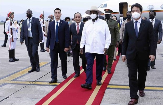 Inicia Presidente de Uganda su visita oficial a Vietnam hinh anh 1