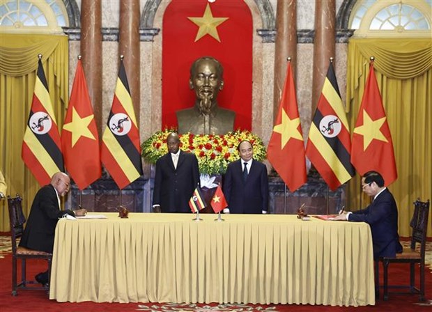 Presidente de Vietnam sostiene conversaciones con su homologo ugandes hinh anh 2