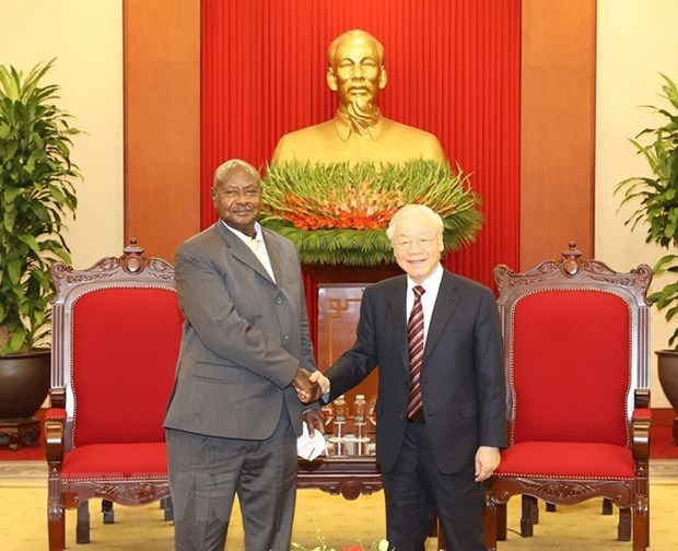 Presidente de Uganda concluye su visita oficial a Vietnam hinh anh 2