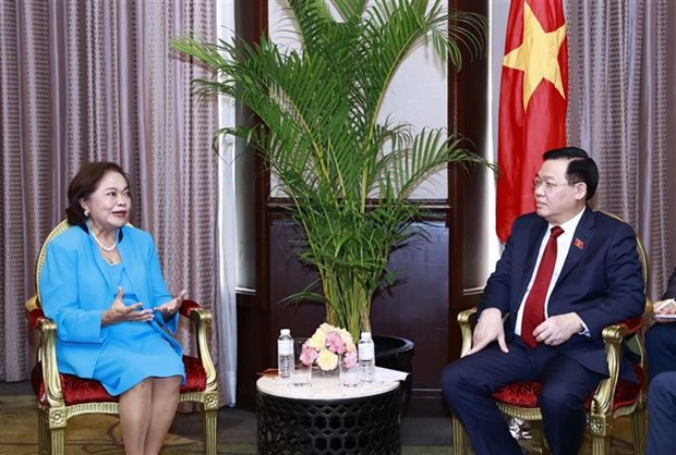 Presidente del Parlamento vietnamita visita zona economica especial Clark hinh anh 1