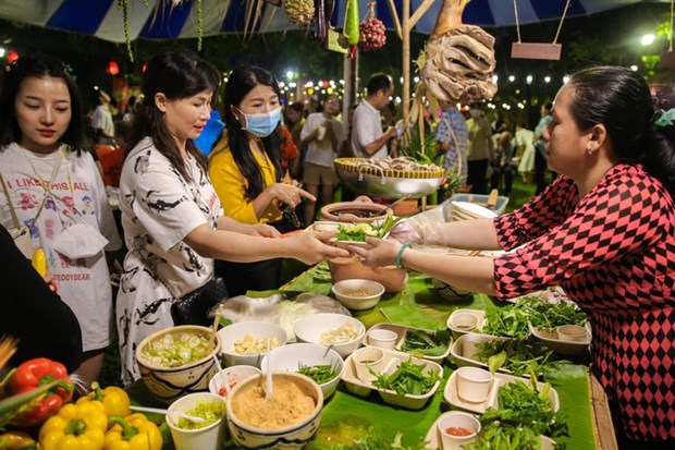 Ciudad Ho Chi Minh por explotar potencial de calles gastronomicas al servicio del turismo hinh anh 2