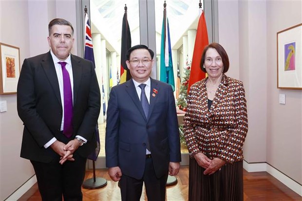 Presidente del Parlamento vietnamita se reune con dirigentes legislativos australianos hinh anh 1