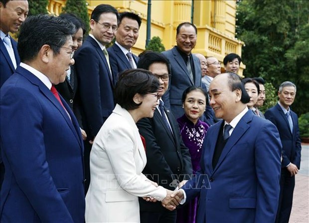 Presidente recibe a representantes de organizaciones de los surcoreanos en Vietnam hinh anh 1