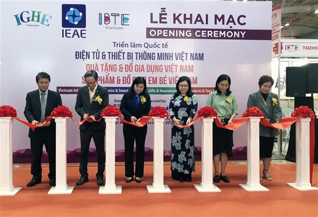 Inauguran nueva edicion de la Exposicion Internacional del Comercio de Vietnam hinh anh 1