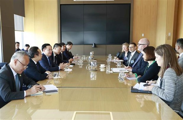 Presidente parlamentario vietnamita continua su programa de actividades en Australia hinh anh 2