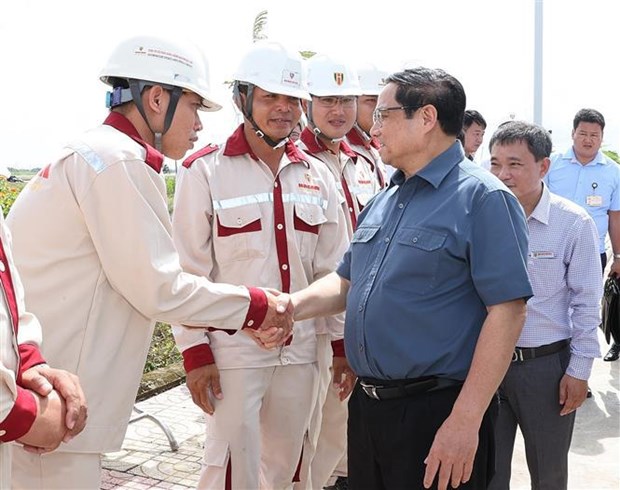 Premier vietnamita inspecciona proyectos clave de infraestructura en Bac Lieu hinh anh 1
