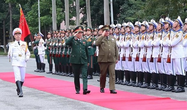 Promueven Vietnam y Cuba cooperacion en defensa hinh anh 1