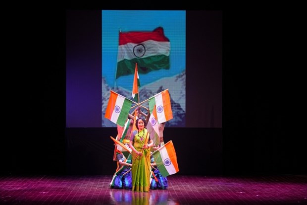 Las danzas clasicas de la India llegan a escenas de Vietnam hinh anh 1