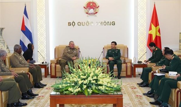 Ministro de Defensa de Vietnam recibe a funcionario militar cubano hinh anh 1
