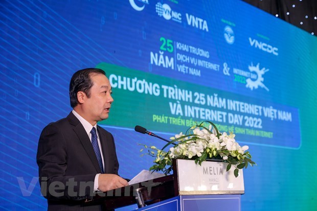 Mas de 73,2 por ciento de la poblacion vietnamita utiliza Internet a diario hinh anh 1