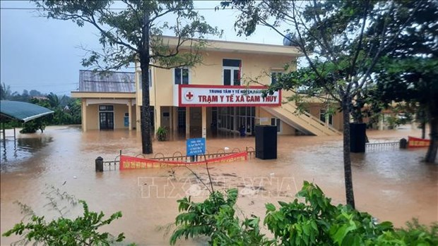 Inundaciones causan la muerte de cinco personas en region central de Vietnam hinh anh 2