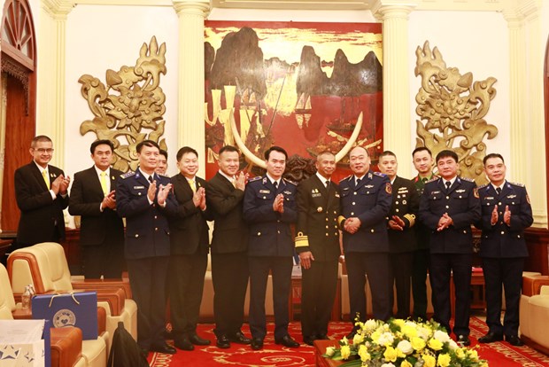 Guardia Costera de Vietnam refuerza cooperacion con fuerzas de Filipinas y Tailandia hinh anh 1