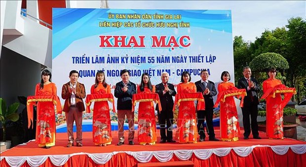 Exposicion de fotos marca 55 aniversario de relaciones Vietnam – Camboya hinh anh 2