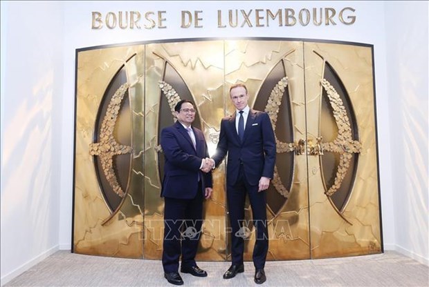 Primer ministro de Vietnam visita la Bolsa de Valores de Luxemburgo hinh anh 1