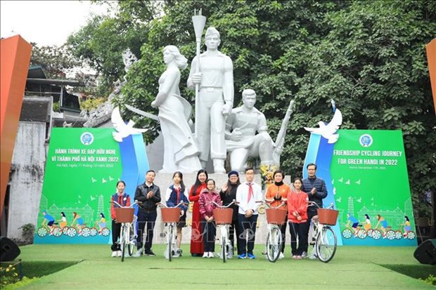 Viaje en bicicleta por Hanoi promueve practicas ecologicas hinh anh 1