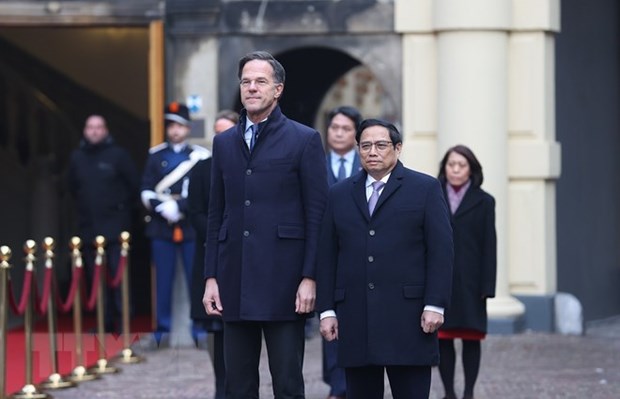 Ceremonia oficial de bienvenida al premier vietnamita en Paises Bajos hinh anh 2
