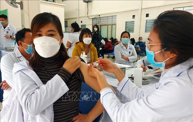 Vietnam registra casi 400 casos nuevos de COVID-19 hinh anh 1