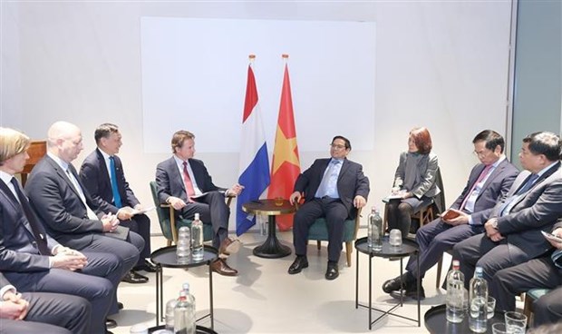 Primer ministro vietnamita se reune con representantes empresariales holandeses hinh anh 2