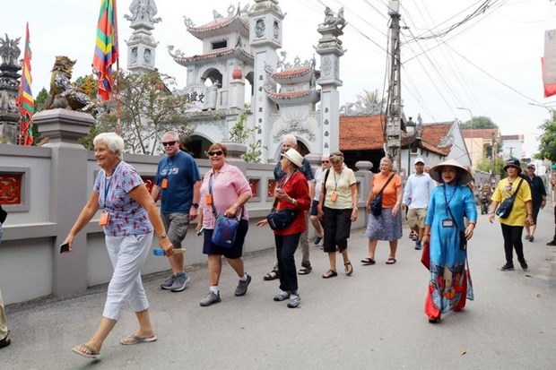 Provincias vietnamitas atraen a visitantes internacionales a fines de ano hinh anh 1