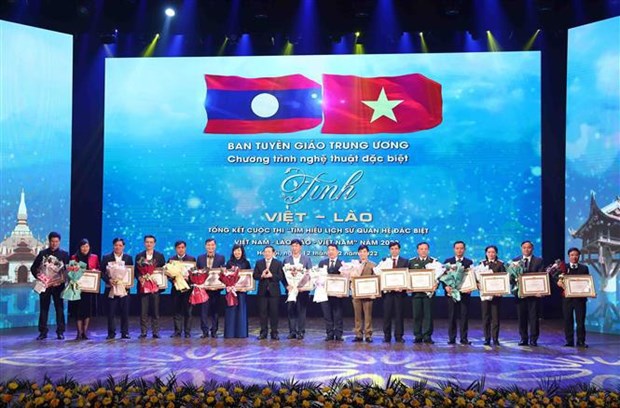 Entregan premios del concurso sobre historia de nexos especiales Vietnam - Laos en 2022 hinh anh 2