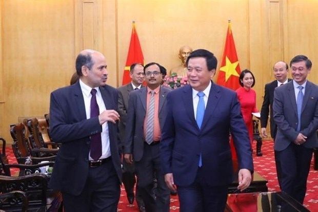 Dirigente partidista de Vietnam recibe a nuevo embajador de la India hinh anh 1