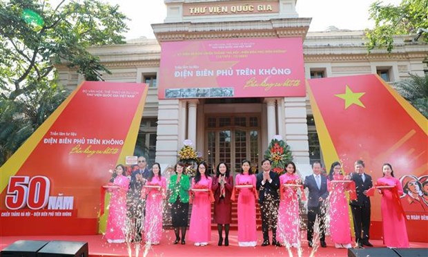 Exposicion “Dien Bien Phu en el aire-La epopeya inmortal” se celebra en Hanoi hinh anh 1