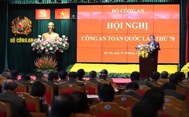 Premier vietnamita alaba aportes de la policia popular a desarrollo nacional hinh anh 1