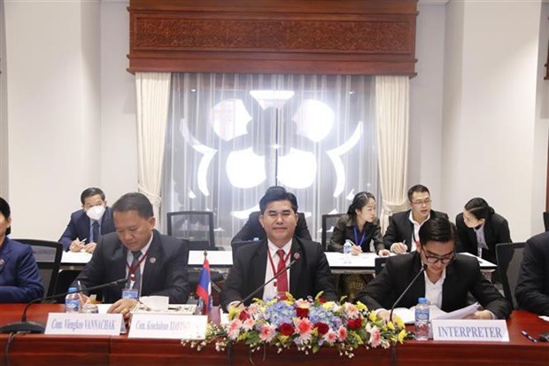 Intensifican intercambios jovenes parlamentarios de Vietnam y Laos hinh anh 1