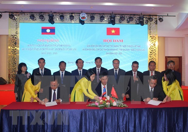 Provincias vietnamitas y laosianas fomentan cooperacion hinh anh 1