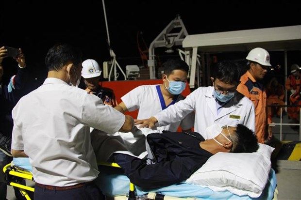 Vietnam salva a marinero chino en mar por urgencia medica hinh anh 1