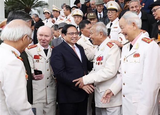 Premier vietnamita se reune con testigos historicos de Policia Popular hinh anh 2