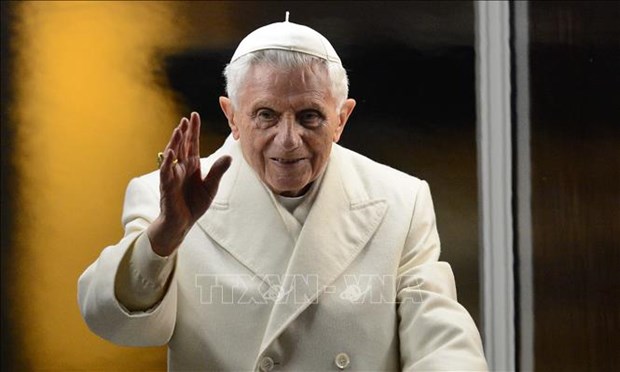 Envia Vietnam condolencias por fallecimiento del Papa Benedicto XVI hinh anh 1
