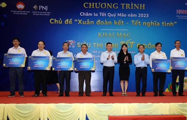 Ciudad Ho Chi Minh presta atencion a personas desfavorecidas en Ano Nuevo Lunar hinh anh 2