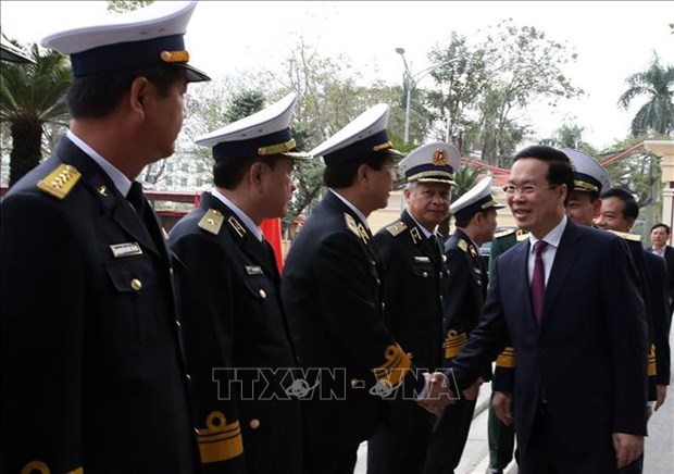Dirigentes del Partido y del Gobierno realizan visitas previas al Tet hinh anh 1
