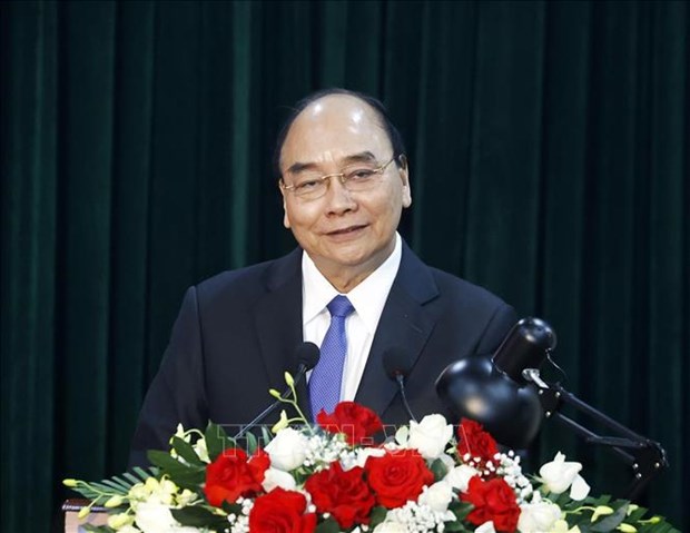Presidente de Vietnam se reune con ex dirigentes de la region central hinh anh 1