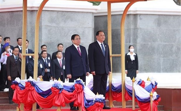 Premier vietnamita inicia visita oficial a Laos hinh anh 1