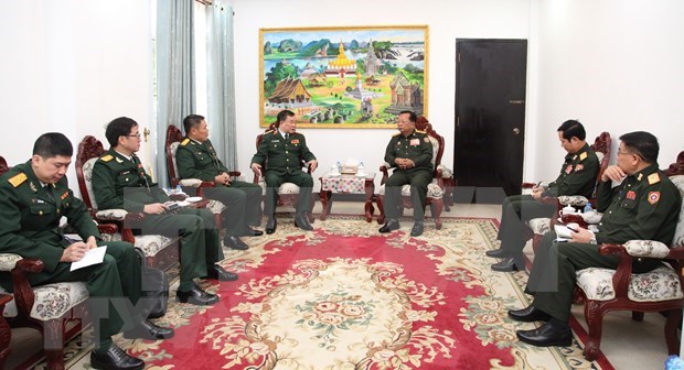 Fomentan cooperacion militar entre Vietnam y Laos hinh anh 1