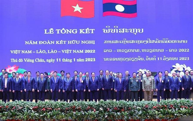 Destacan resultados integrales de visita oficial del premier vietnamita a Laos hinh anh 2