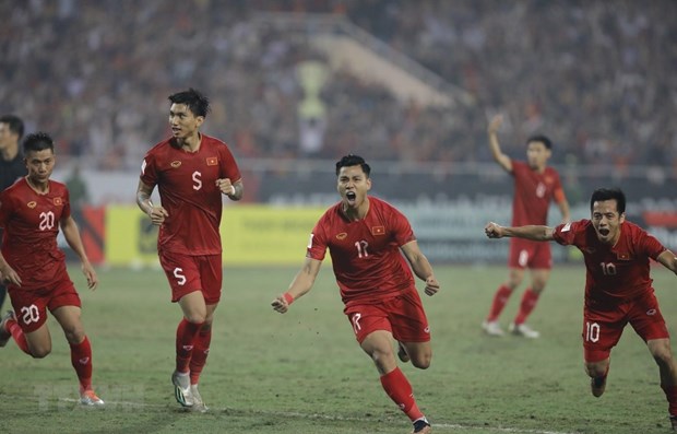 Vietnam y Tailandia empatan 2-2 en la ida de la final de AFF Cup hinh anh 1