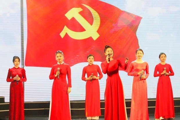 Programa de arte resalta papel del Partido Comunista de Vietnam hinh anh 1