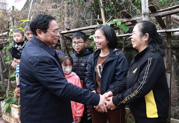 Premier de Vietnam exige garantizar un Tet seguro y feliz para pobladores hinh anh 1
