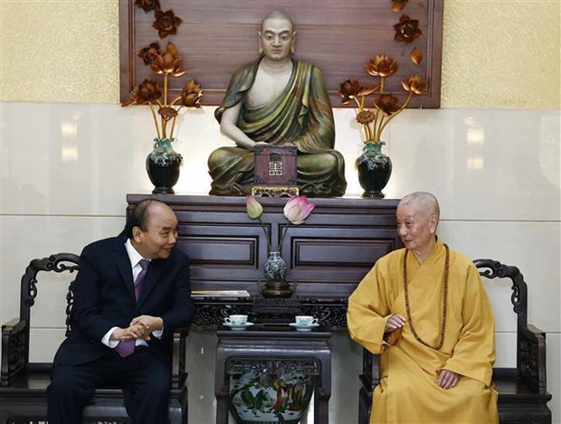 Presidente de Vietnam felicita a Sangha Budista en ocasion de Tet hinh anh 2