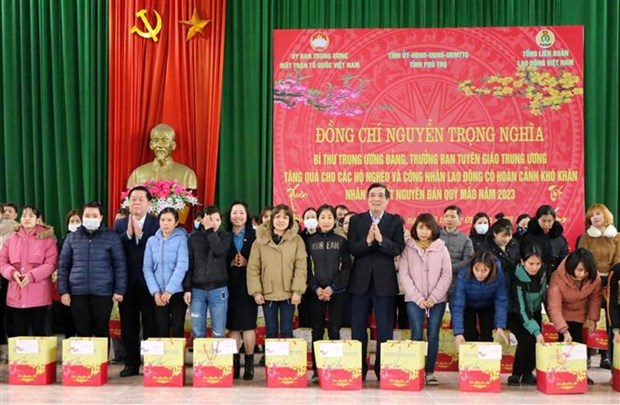 Dirigentes de Ciudad Ho Chi Minh rinden homenaje a Reyes Hung hinh anh 2