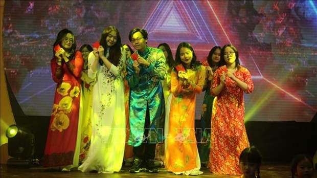 Vietnamitas en exterior organizan fiestas por motivo de Tet hinh anh 1