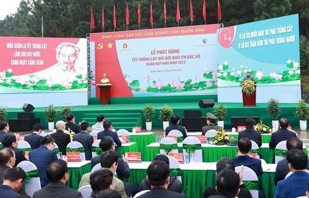 Premier vietnamita lanza siembra de arboles por motivo del Tet 2023 hinh anh 2