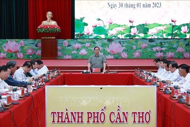 Premier vietnamita urge acelerar progreso de proyectos de autopistas en Delta del Mekong hinh anh 1