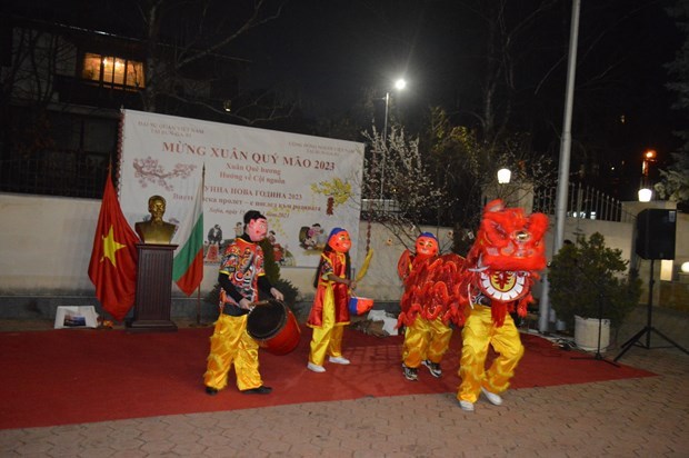 Comunidades vietnamitas en Bielorrusia y Bulgaria celebran actividades en saludo al Tet hinh anh 1