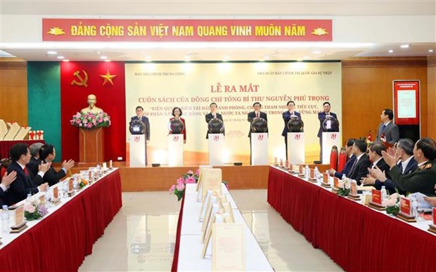 Celebran publicacion de libro del secretario general del PCV sobre lucha anticorrupcion hinh anh 1