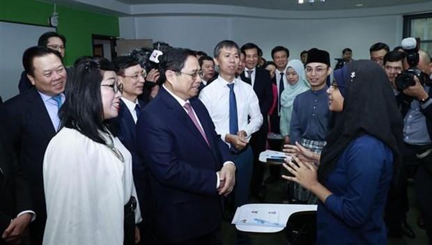 Primer ministro de Vietnam visita la Universidad de Brunei Darussalam hinh anh 1