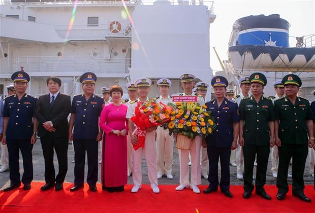 Buque patrullero de Japon visita ciudad vietnamita de Da Nang hinh anh 2